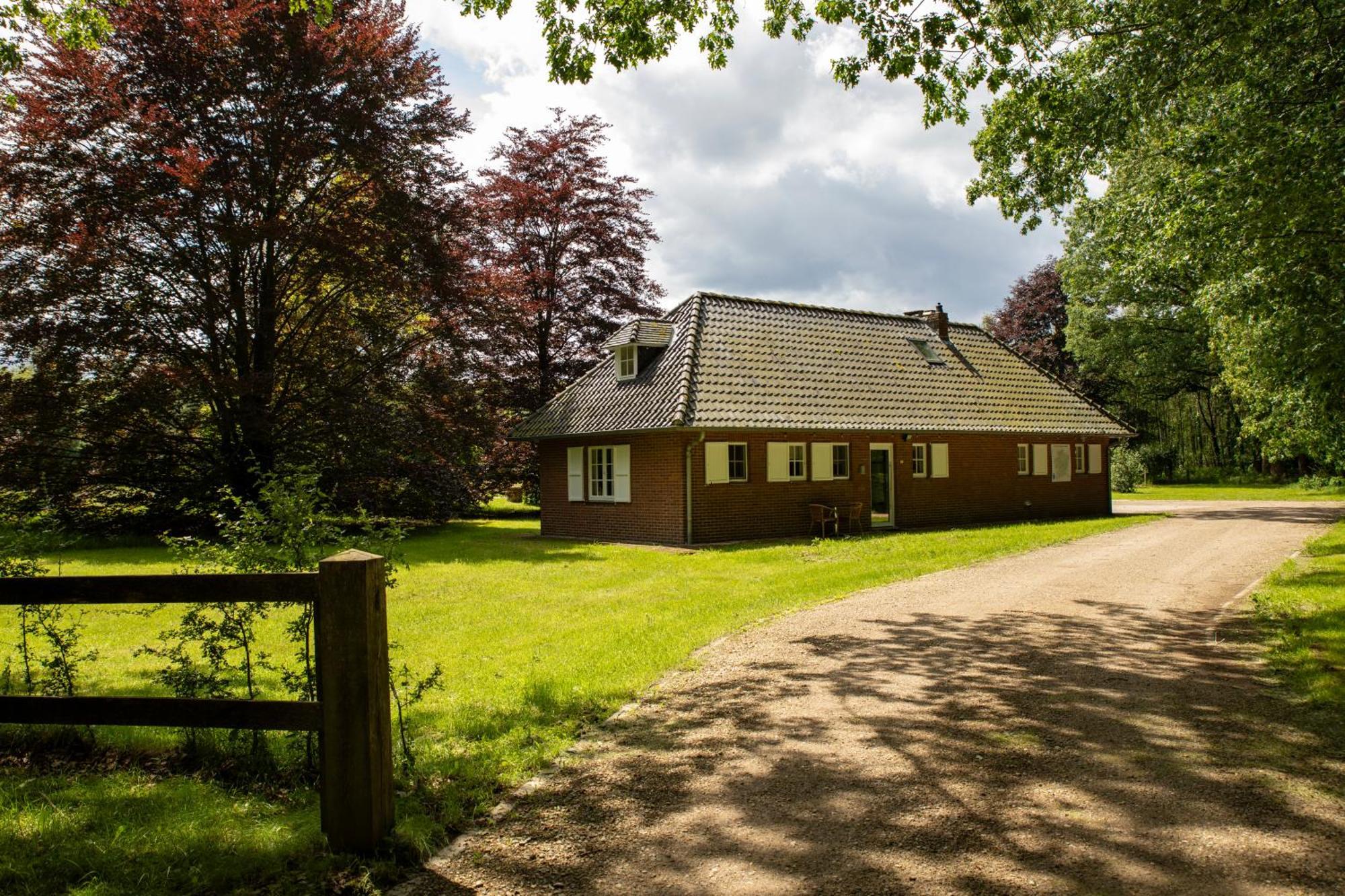 Tussen Heide En Bos In Het Nationaal Park Hoge Kempen Villa Opglabbeek Exterior photo